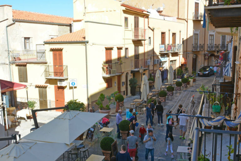 via bordonaro cefalù