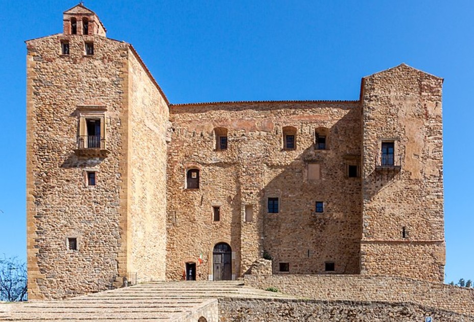 Il fascino del Castello dei Ventimiglia a Castelbuono Cefalu.it